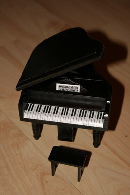 Miniatur  /  Konzertflügel, schwarz
