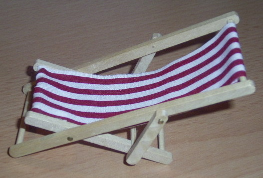 Miniatur  /  Liegestuhl,  rot/weiß